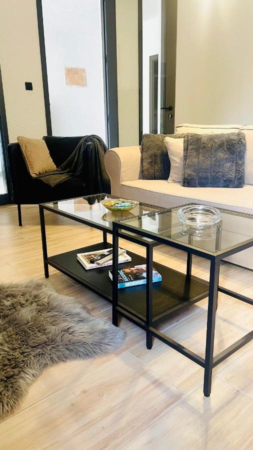 Modern Apartment With Fireplace & Stylish Kitchen Kanfanar Exteriör bild